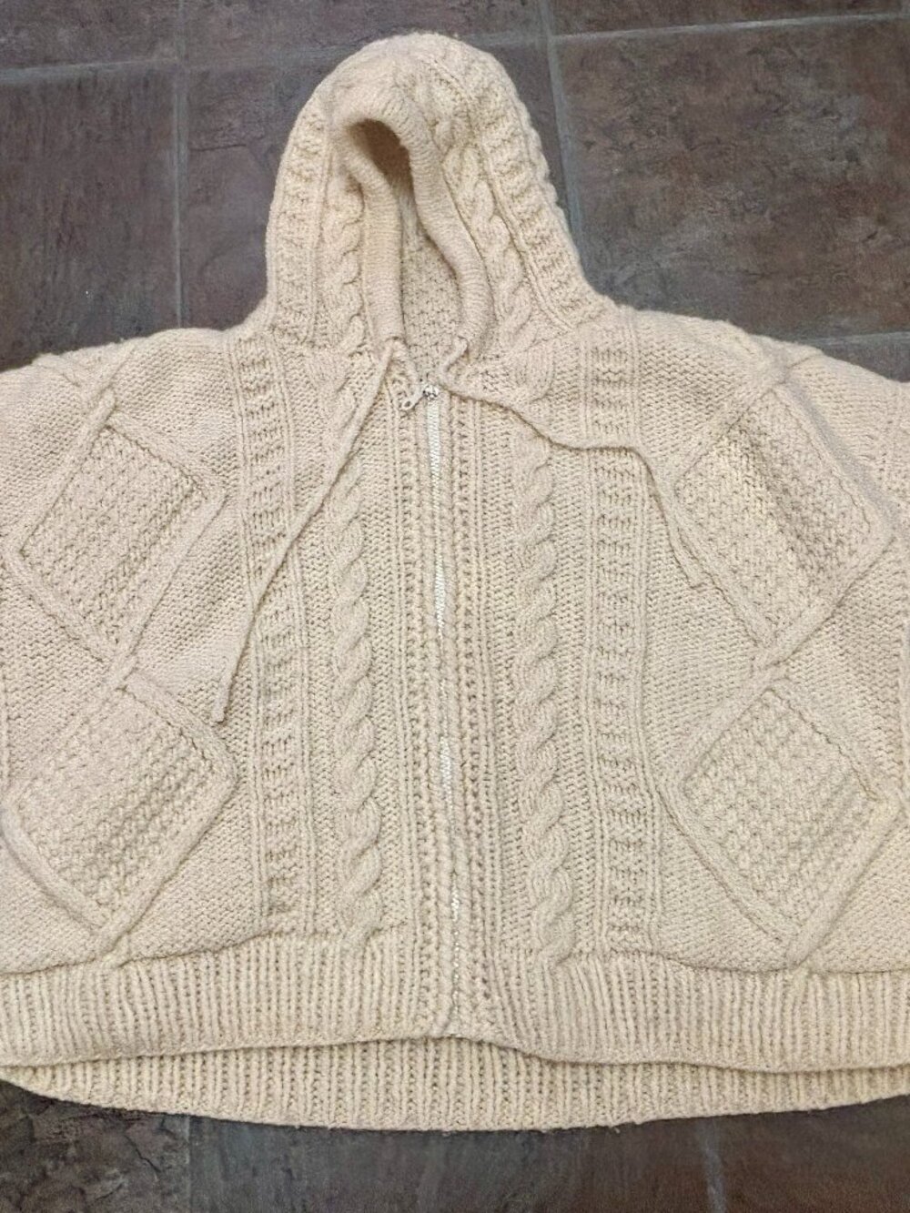 ~~Otavalo Ecuador Handmade 100%Wool Cable Knit Hooded M Sweater*****please check